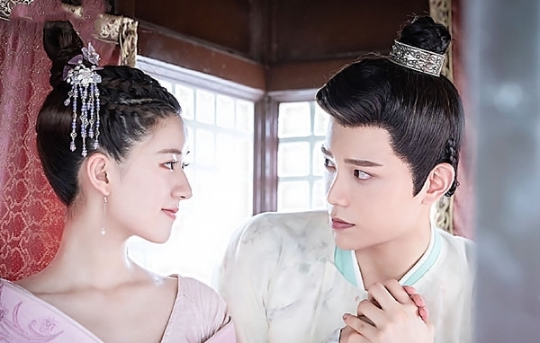 芊芊|原来陈芊芊的第一人选并不是赵露思，而是作精的她，网友：幸亏没演