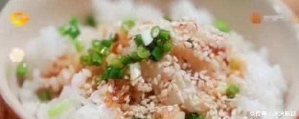  食物|《向往4》黄磊做猪油拌饭，看清无滤镜食物，网友：白给都不吃！