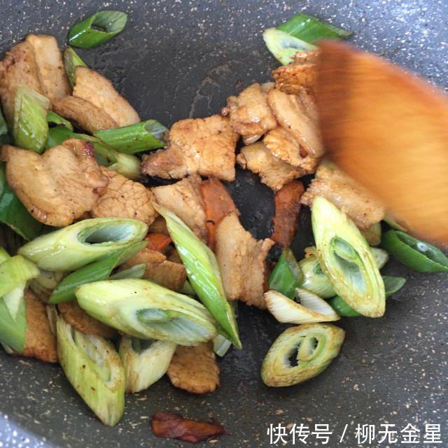 孜然|快手小炒，大葱孜然炒肉片