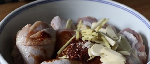 喜欢|最近超火的懒人鸡腿,电饭煲里一扔,出锅太香了,8个瞬间就扫光