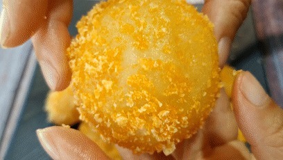  美食|土豆又出新做法了，加1碗糯米粉，吃着软糯香甜，出锅就扫光