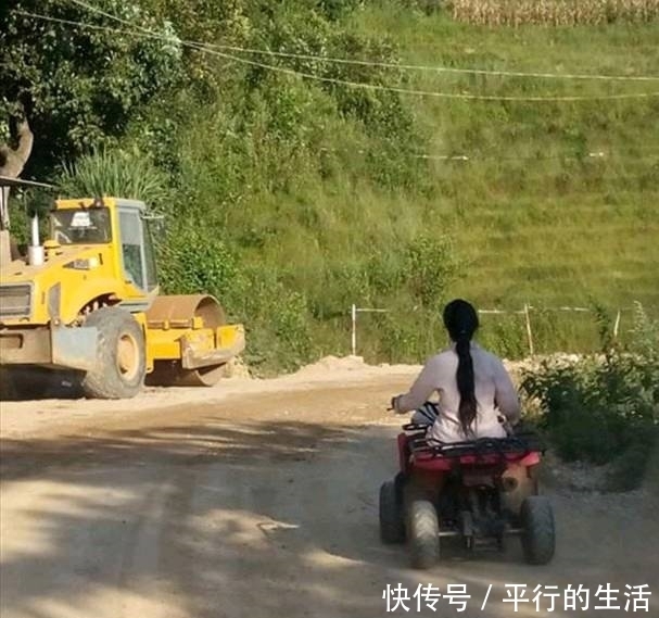 趣味|搞笑段子趣味图片:妹子,看得出你很想当皇后啊,哈哈哈