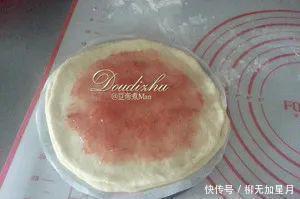  网纹|对自己宠爱一点，来份网纹果酱夹心面包