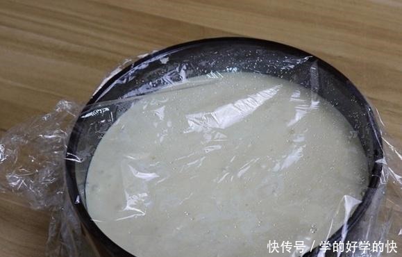 甜腻|一款不用揉面的发面糕,香甜松软不甜腻,营养好吃耐饿性还很强