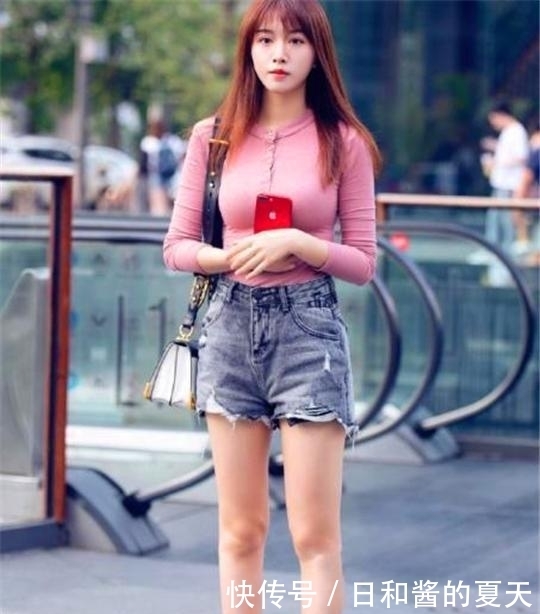 个性|街拍：美丽动人的小姐姐，独特的穿衣搭配，穿出自己的个性！