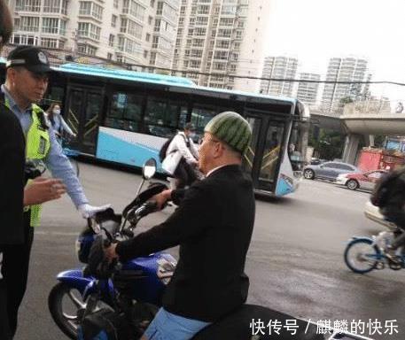 真当|大叔你真当警察叔叔看不到吗,哈哈这些图笑得我直捶胸!