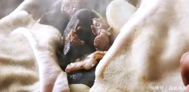 食材|本以为是个气球,切开后才知是惊喜,128元的大包子你想吃吗?