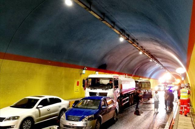  演练|车祸导致危化品泄漏人员被困，直升机紧急救援,这场演练堪称大片