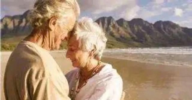 黄昏恋|一种迟来的无色彩的“黄婚恋”,在六旬老人之中正悄然兴起