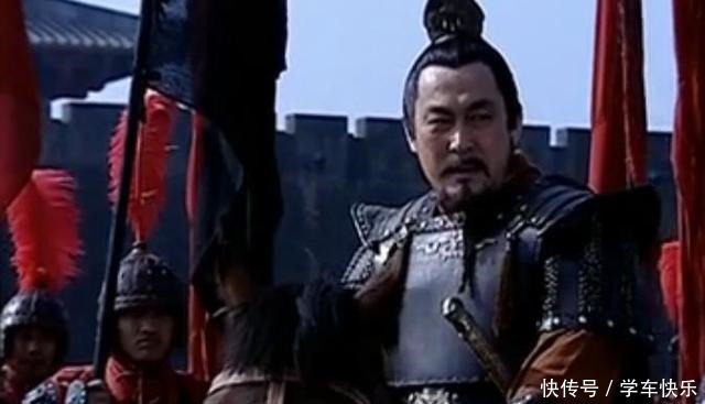 三个小人物有点权力就嚣张,结果不是挨揍