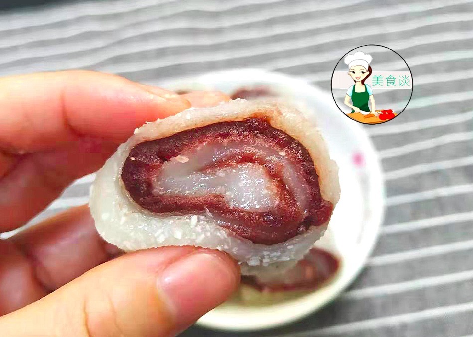  餐厅里|糯米粉一定要试试此做法，一蒸一卷，软嫩甜香，一口一块真解馋