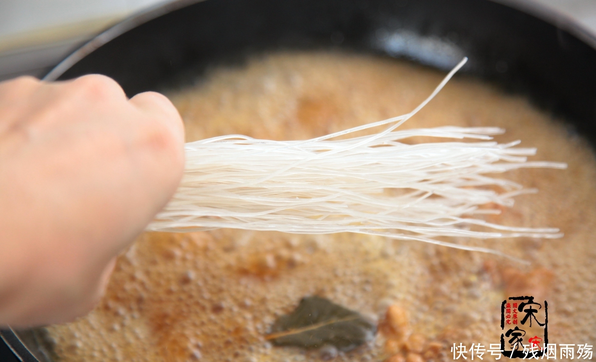 好吃|老公学的“网红”炒鸡做法,做法看着不咋样,没想到这么好吃!