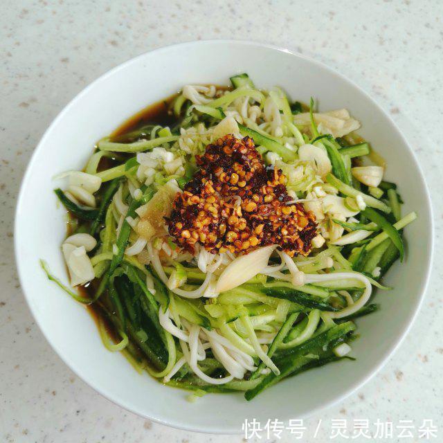 夏天|凉拌金针菇,爽口开胃,夏天吃棒极了