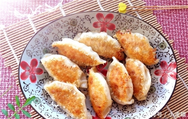  饺子|吃了几十年饺子，此款馅料第一次尝，外酥里嫩又鲜又香，真美味