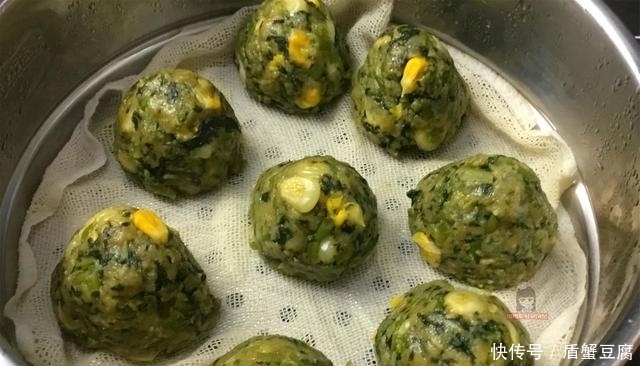 适合|粗粮细作,适合四季吃的蔬菜窝窝头,记住2点,凉了也不硬