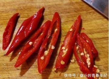 适量|用泡椒配上新鲜的牛肉，一份香、辣、嫩、酸的泡椒炒牛肉就成了！