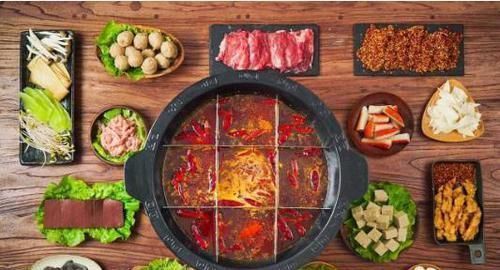 都会|吃火锅时,盘子里的青菜能否吃掉很多人不懂,服务员笑话