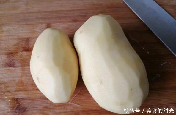  清洗干净|教你做简单的香肠土豆丝，荤素都有还下饭，好吃又实惠