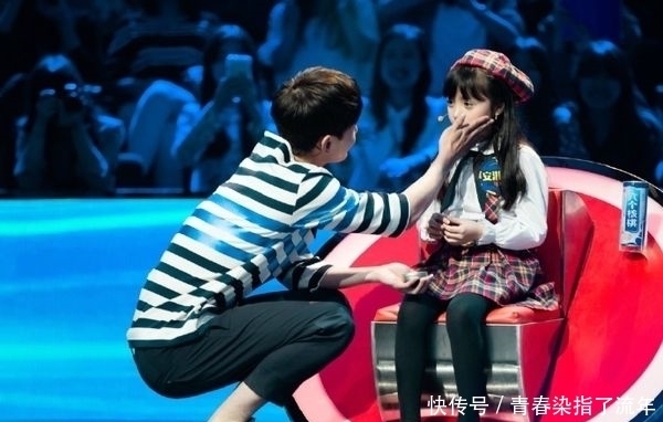 小苹果|还记得《一年级·小学季》的小苹果安淇尔吗?她现在长这样了