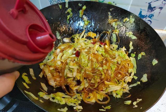 遇上|秋天,遇上这碱性蔬菜别错过,一斤不到2元钱,炒一炒比吃肉还香