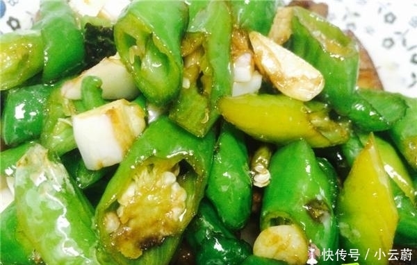 试试|没食欲的时候,单炒一盘尖椒超下饭,您也试试吧