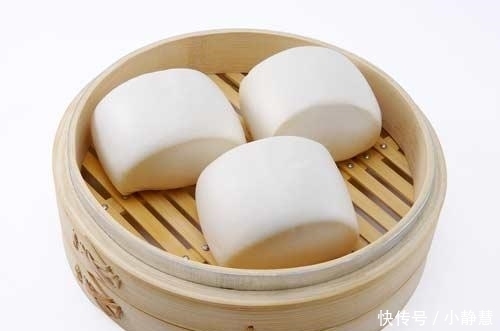 大厨|蒸馒头，到底用冷水还是热水呢？大厨教你一招，馒头又白又软
