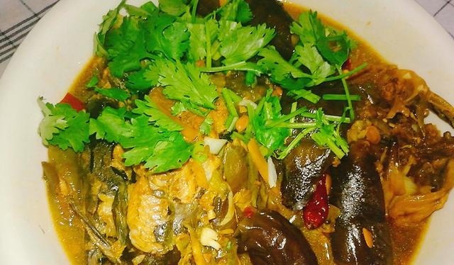  好吃|嘎牙子炖茄子，吃了上顿想下顿，好吃的秘诀很简单，不信你试试！