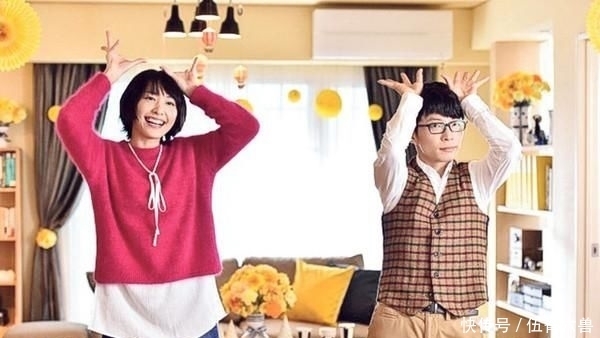  佐助|火影角色跳《逃跑可耻》恋舞，佐助一本正经，鸣人一家笑得很开心