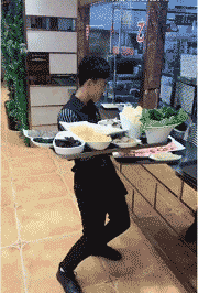 观众|搞笑GIF:此人太浪,观众都嗨了!