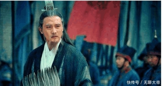 街亭|诸葛亮斩杀马谡为何流下眼泪，是愧疚吗？其实与刘备有关！