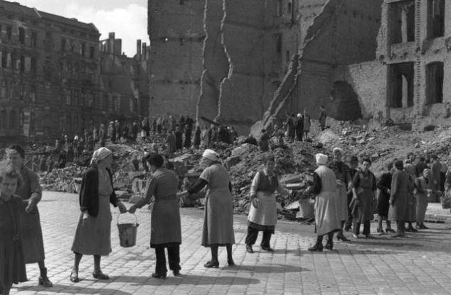 战争|战后残骸需万人25年不眠不休才能清理完，德国女人仅用2个月解决