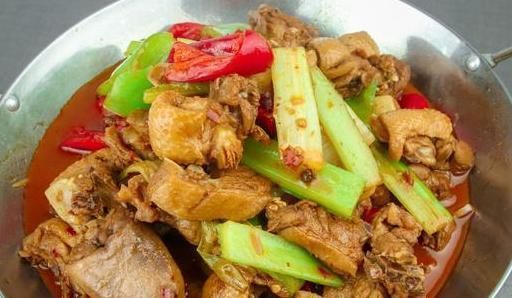  味道|香气四溢，还没出锅就闻到香味，大人孩子都喜欢吃，味道好极了