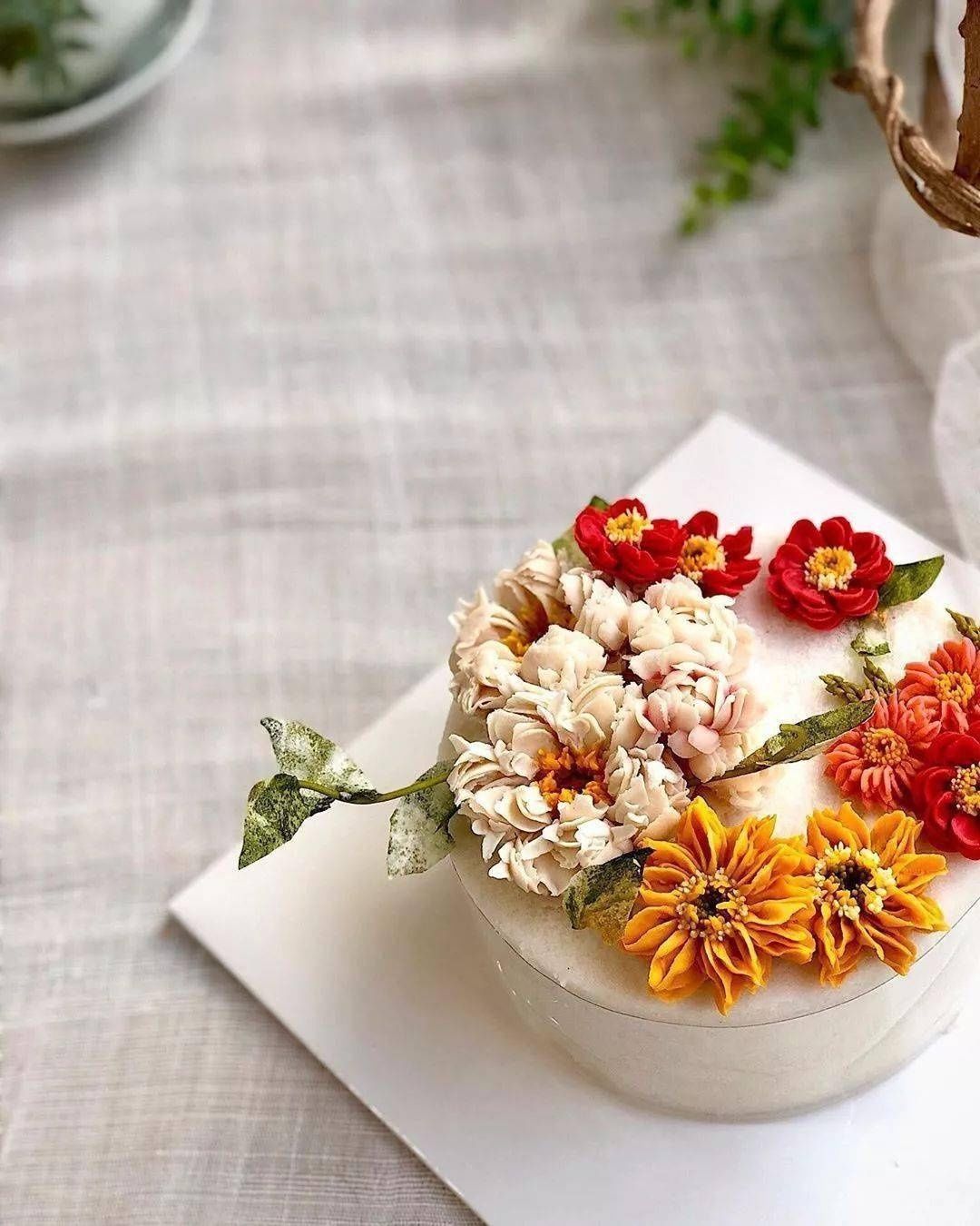 包袱蛋糕|脑洞太大韩国小姐姐晒神秘蛋糕,引百万粉丝每天催更太美了,每一张都让我流口水…