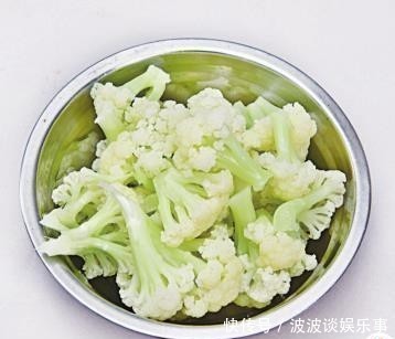  小菜|家有这种蔬菜，别只会拿来炒，做成开胃小菜，酸辣爽脆，下饭可口