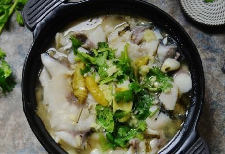 下锅|做酸菜鱼,酸菜别直接就下锅炒,多加3点,鱼汤鲜香肉嫩滑不碎