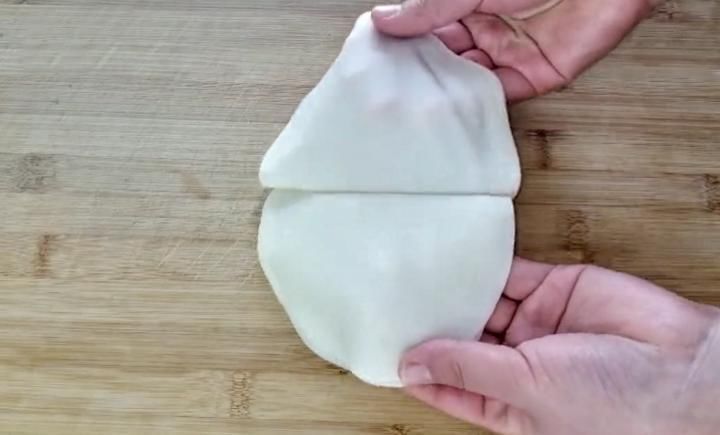 晶莹|包子最简单的做法,不揉面醒面,包子皮薄馅多,晶莹又剔透