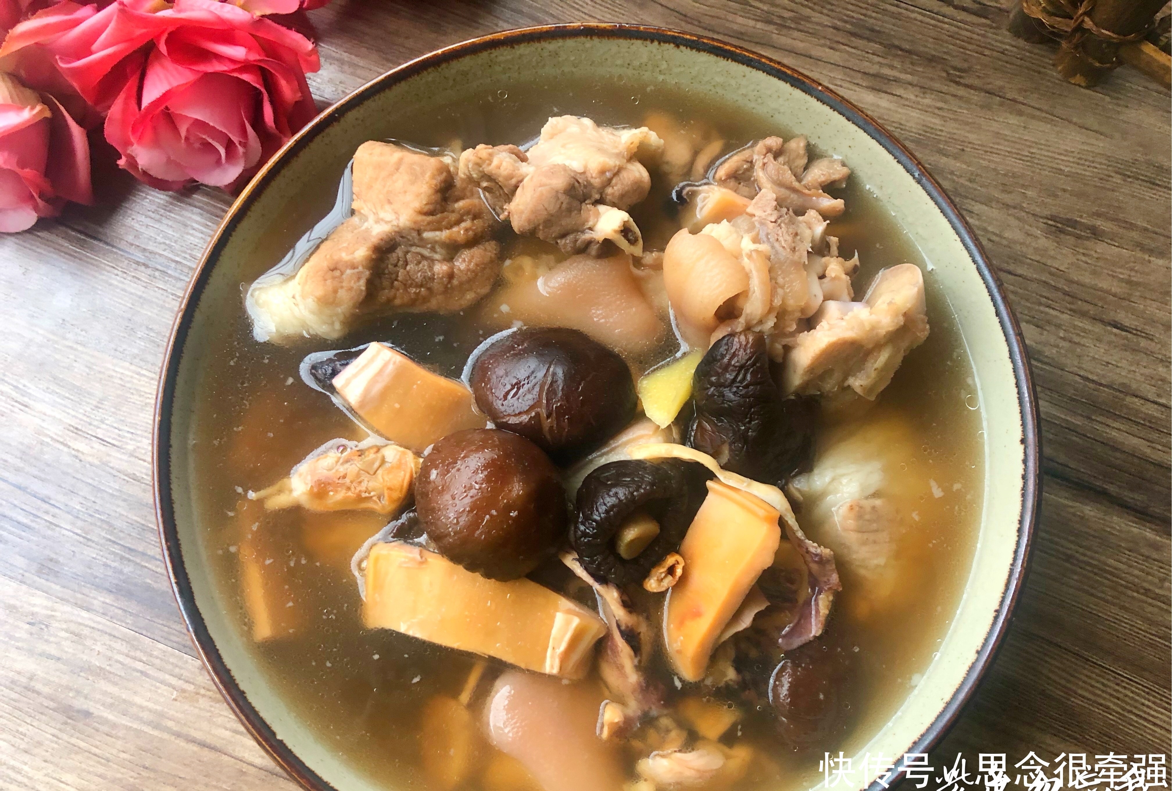 喜欢|晒晒我家的年夜饭,一共10道菜,简单美味,全家都喜欢