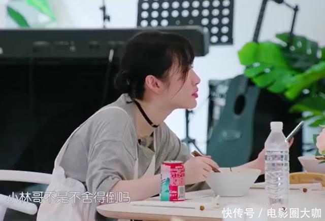 赵丽颖|《中餐厅》热播,赵丽颖"惨遭报复",合伙人这个表现超暖心