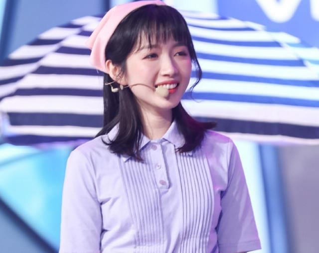  虞书欣|虞书欣放弃《中餐厅》后，节目组竟邀请了她，让节目更有话题度