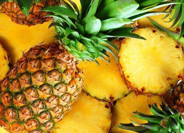 吃法|吃菠萝,最忌用盐水泡,教你3个“灵魂吃法”,不酸不涩更甘甜