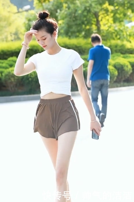 养不起|大哥别看了，没钱可养不起她