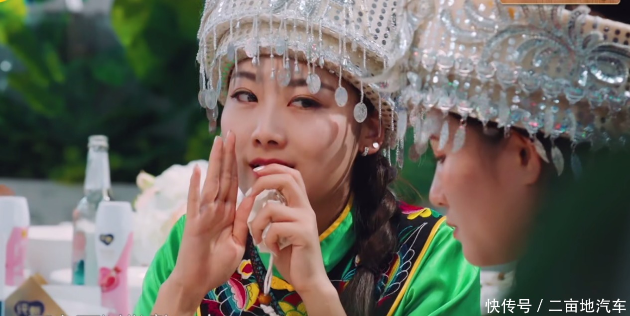 更多|《中餐厅》客人吐槽排骨没有熟,赵丽颖良心举动博好感