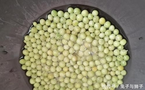 酸酸甜甜|美食密码!当季菠萝当季吃,解锁进阶版菠萝炒饭,酸酸甜甜很开胃