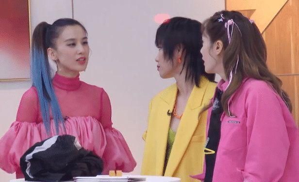 假唱|假唱,假哭,《乘风破浪的姐姐》一副好牌被打的稀碎