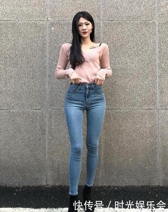  身材|牛仔裤的穿搭让你展现独特魅力，增添活泼感