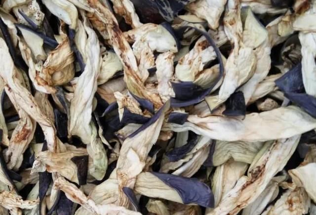 炖着|农村的这些蔬菜可以晒干了,留着冬天炖着吃,你吃过有哪些