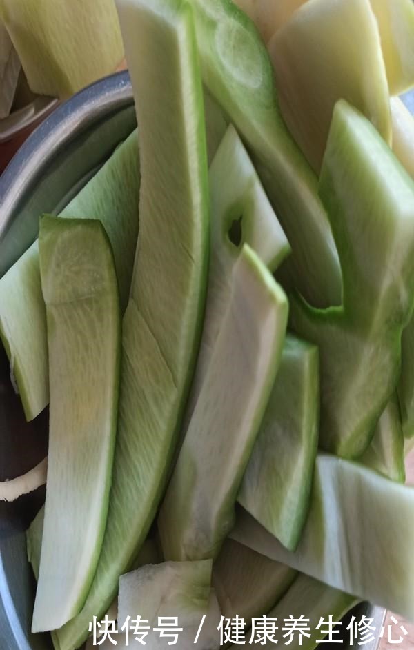 萝卜干|腌萝卜干,先腌还是先晒很多人弄错了,难怪萝卜干不脆,容易霉