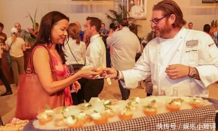 seating的工作|时装周实习生如何应付那些来看秀的“妖魔鬼怪”?