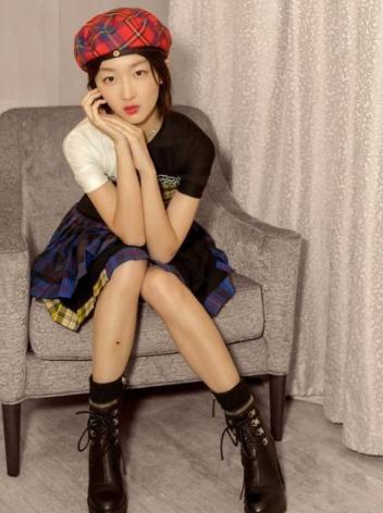  气质|周冬雨气质绝了, 连红配绿都能驾驭, 时尚感普通人比不了