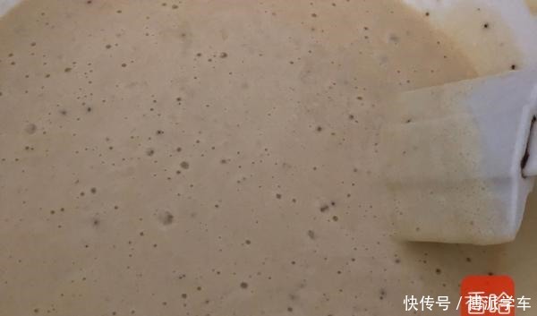 用油|2根香蕉2两面,搅搅烙烙不用油,简单营养又省事,清甜味道香!